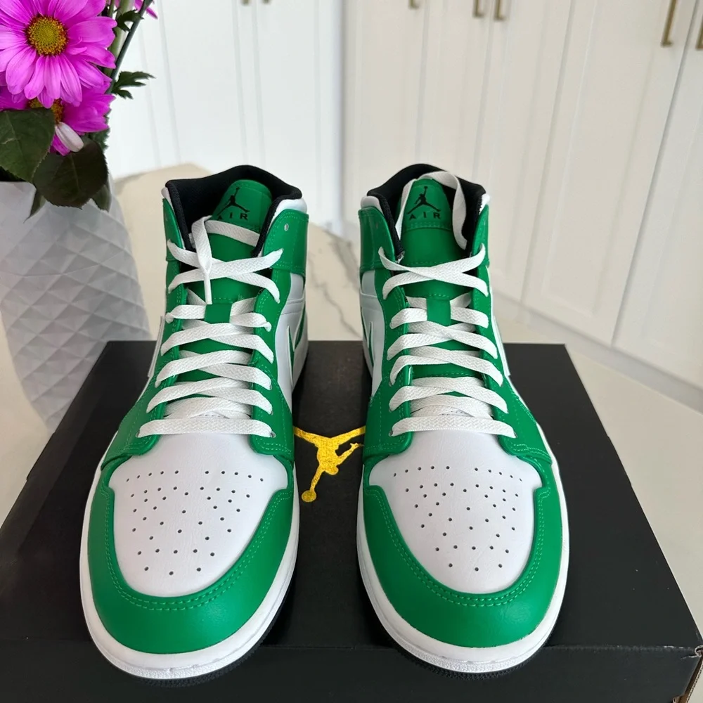 Air Jordan 1 Mid- Lucky Green